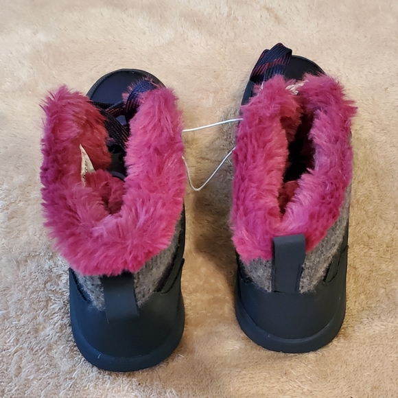 New with Tag Size 1, 3, and 5 Girls winter boots - Picture 2 of 10